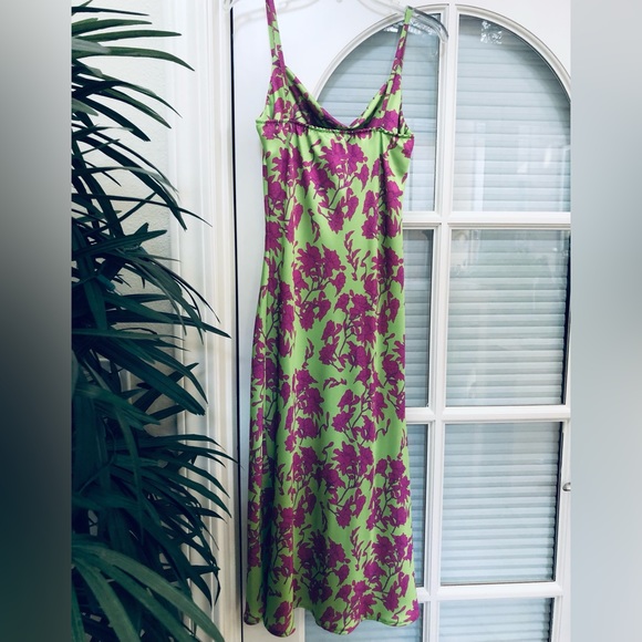 🌺🌸 Vanessa Scott Apple-Green and Frusia-Pink Draped-Neck Strap Long Dress. - Picture 16 of 16